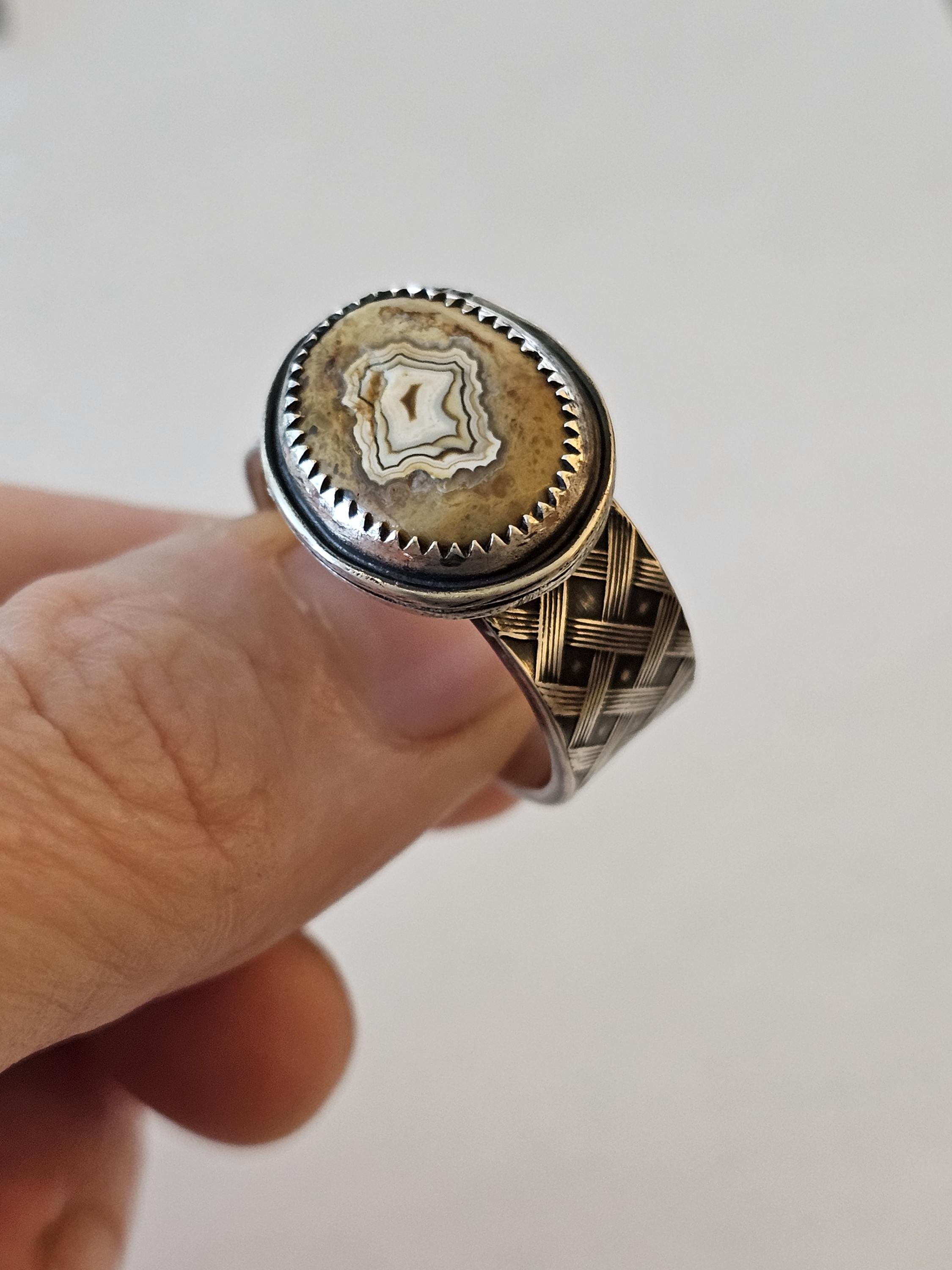 Sterling Silver Ring with a Rare Union Road Agate.  Size 12