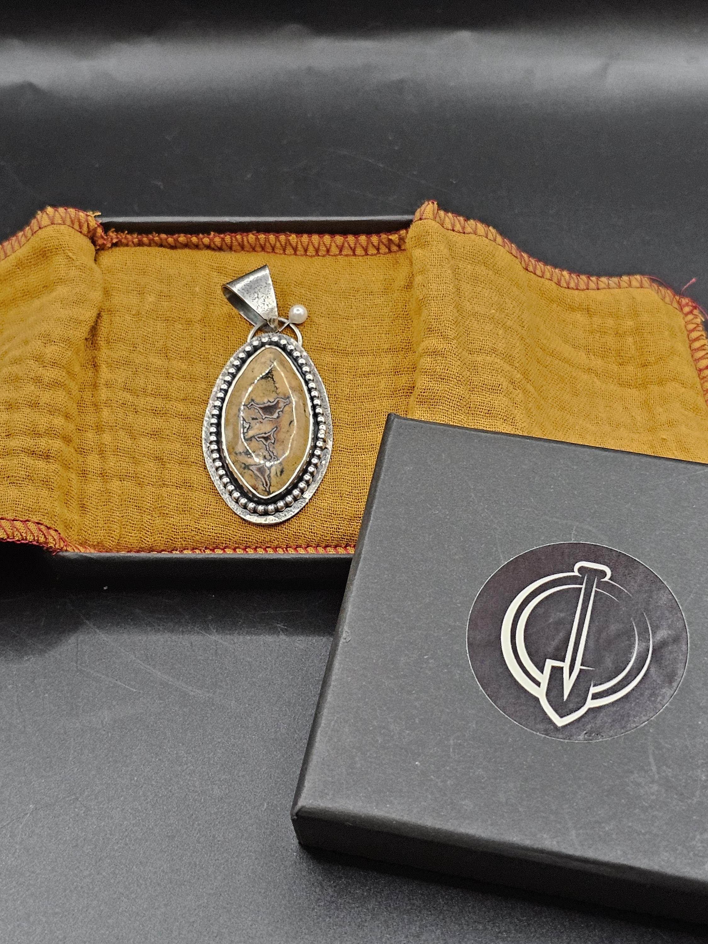 Sterling Silver Necklace Pendant with Union Road Agate