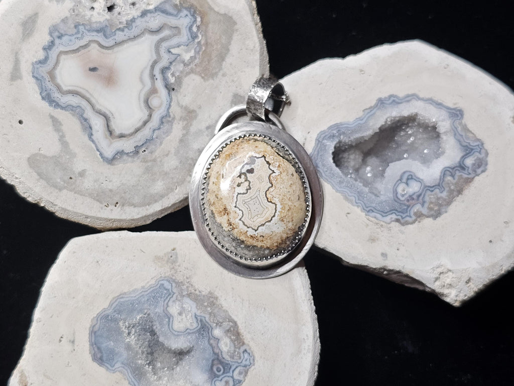 Sterling Silver Necklace Pendant with Union Road Agate